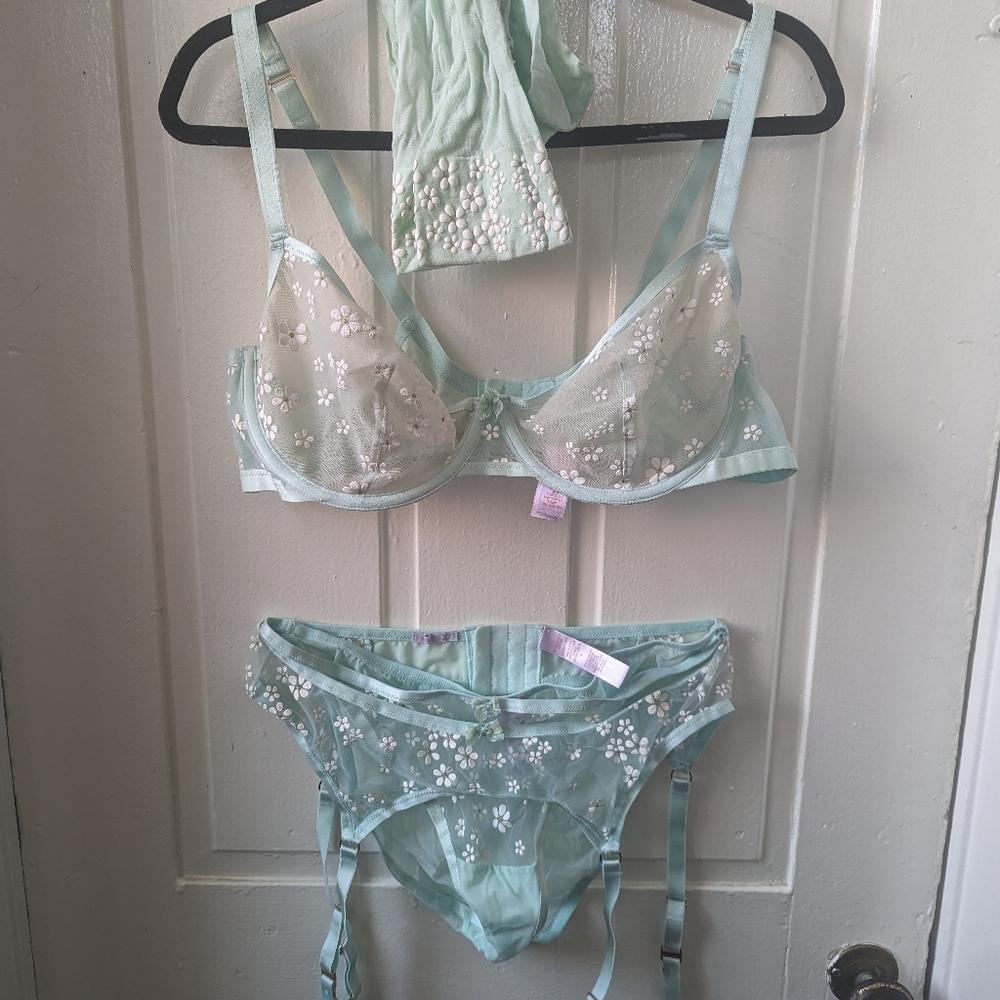 Savage x Fenty Daisy Garter & Sock Set